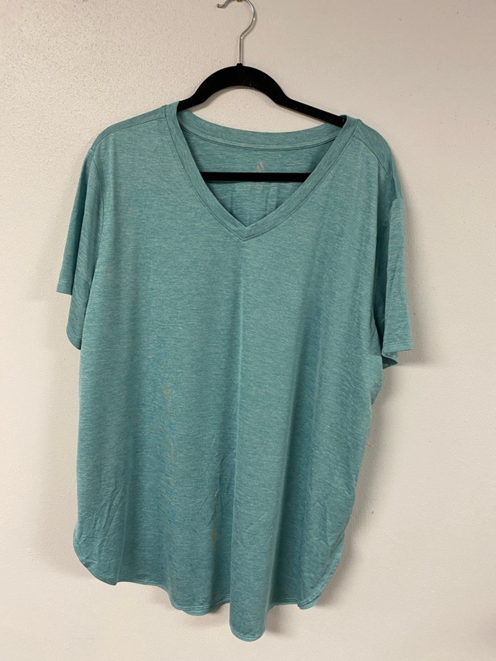 Skechers Heathered Light Teal V-Neck Top. size 2XL